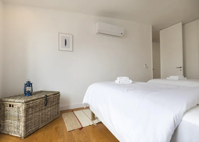 Lovely Lisbon Duplex W Balcony