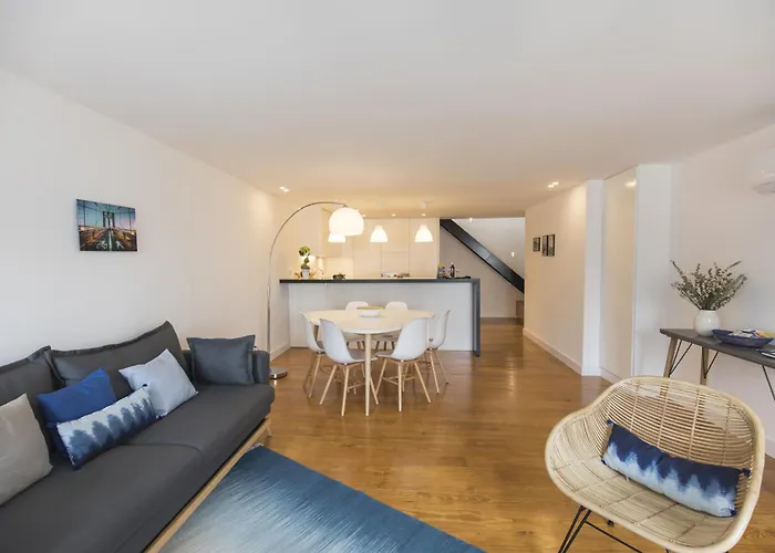Lovely Lisbon Duplex W Balcony