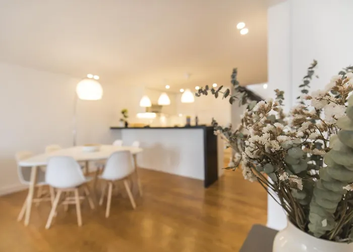 Lovely Lisbon Duplex W Balcony