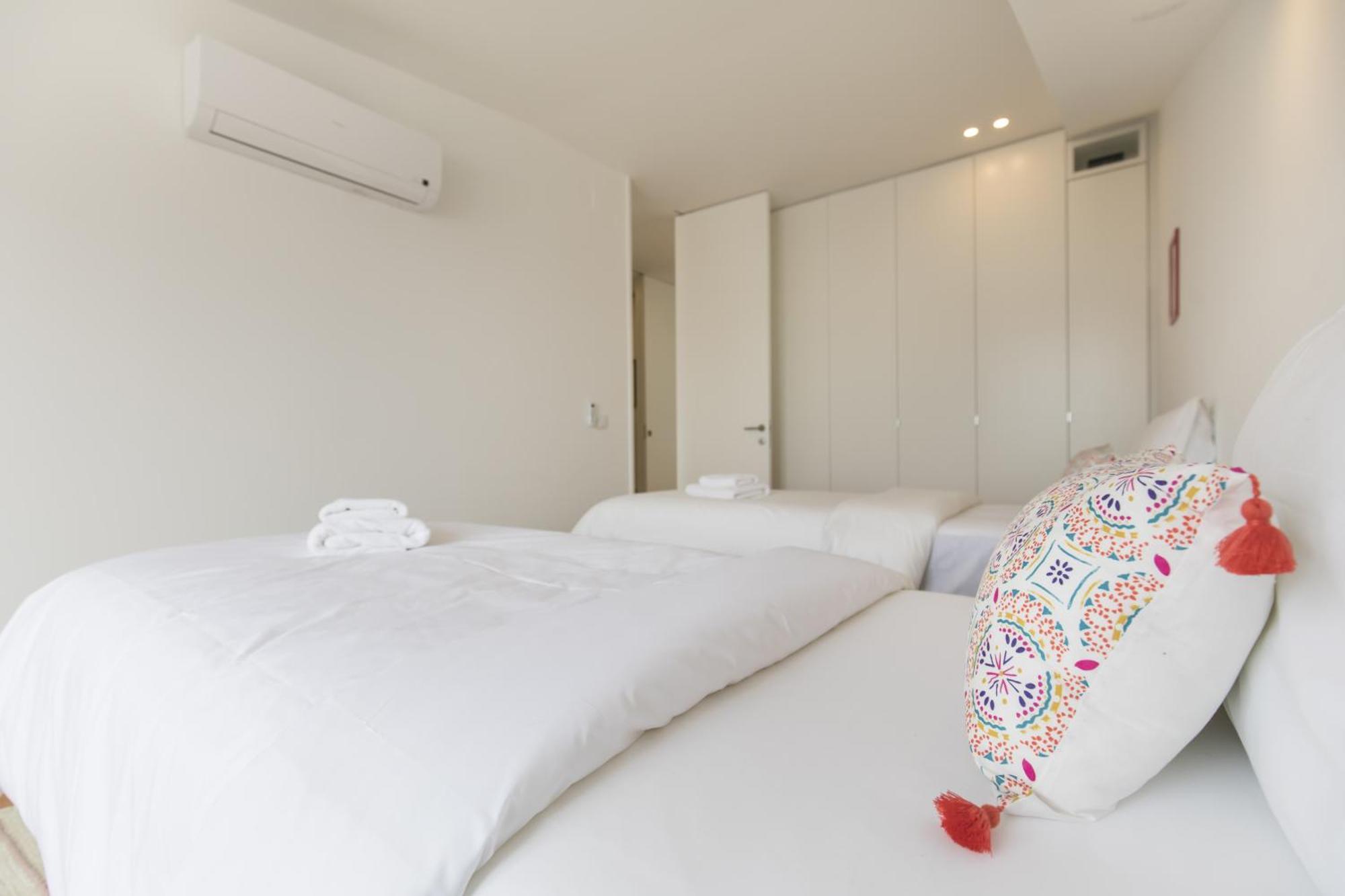 Lovely Duplex W Balcony Lisbona