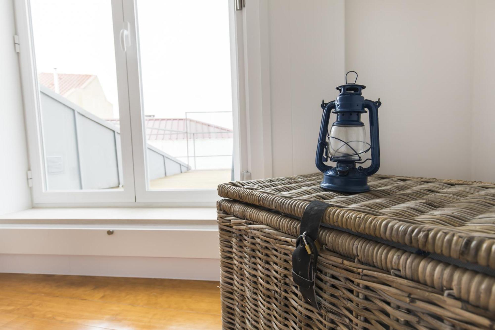 Lovely Duplex W Balcony Appartamento Lisbona