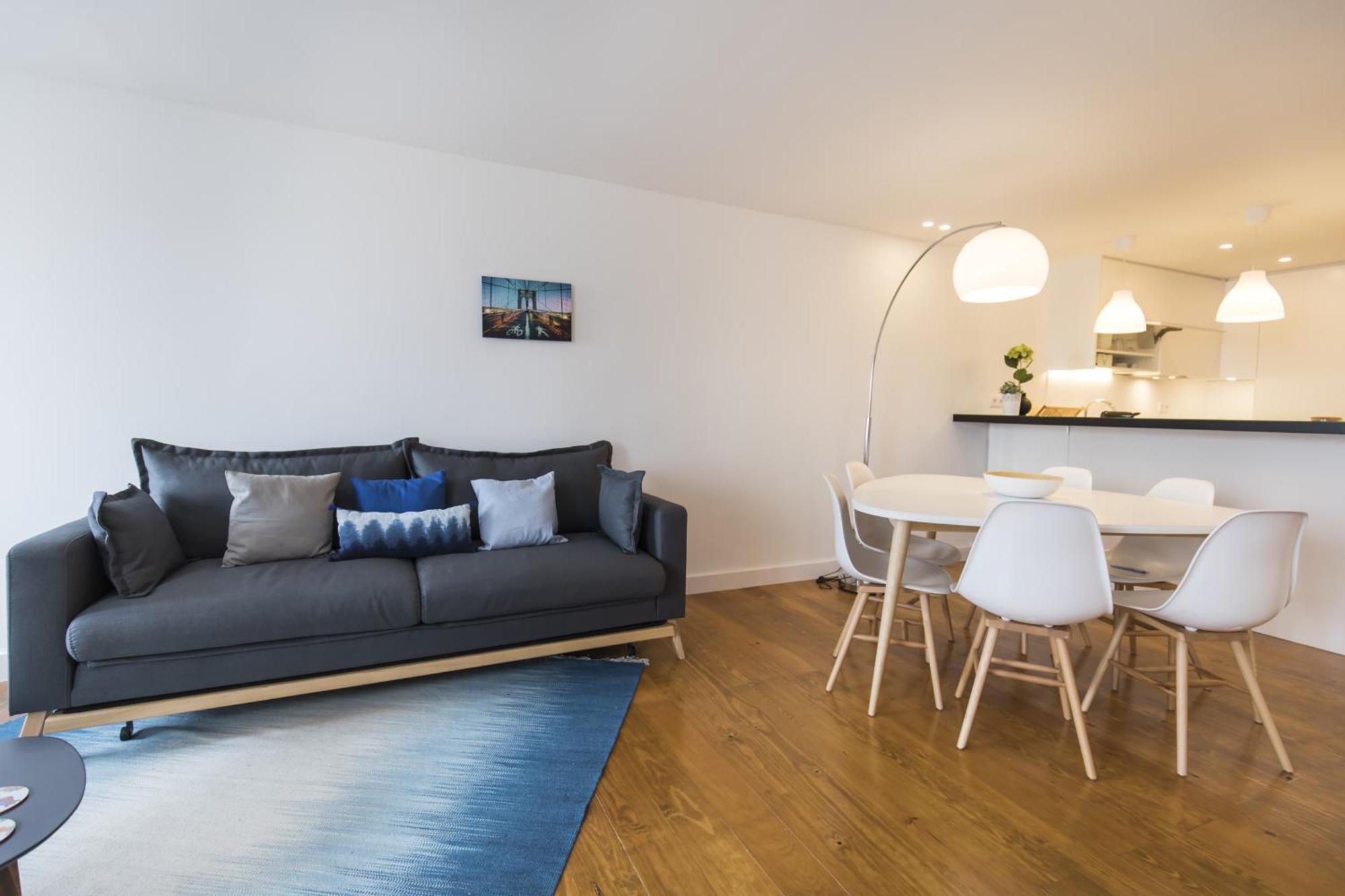 Lovely Duplex W Balcony Apartament