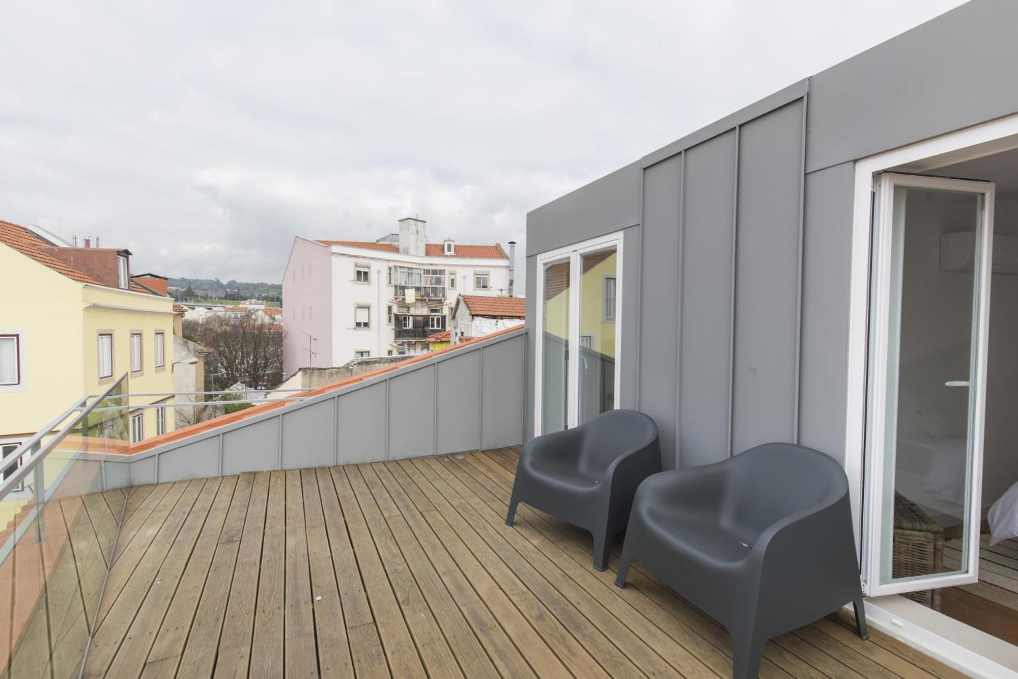 Apartment Lovely Duplex W Balcony Lisbon