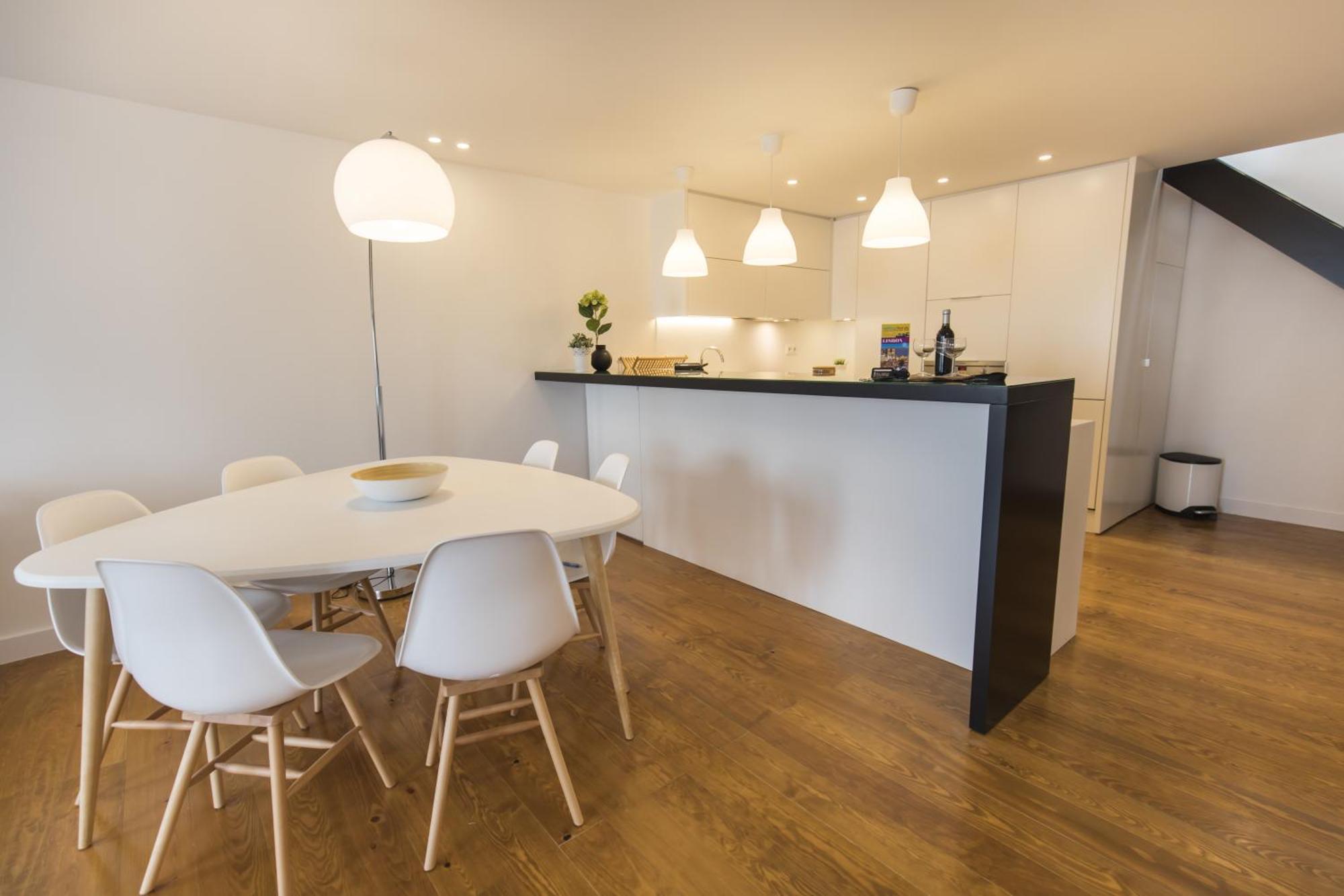Lovely Duplex W Balcony Apartament *